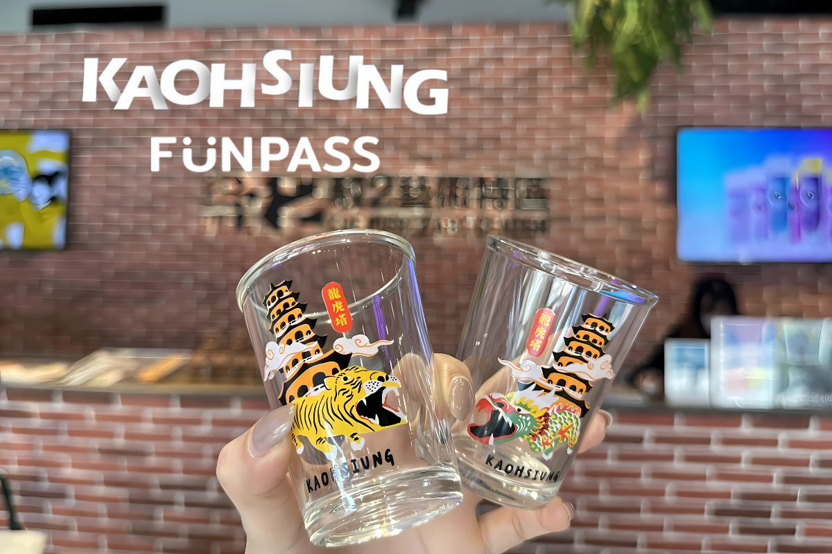 高雄龍虎塔對杯